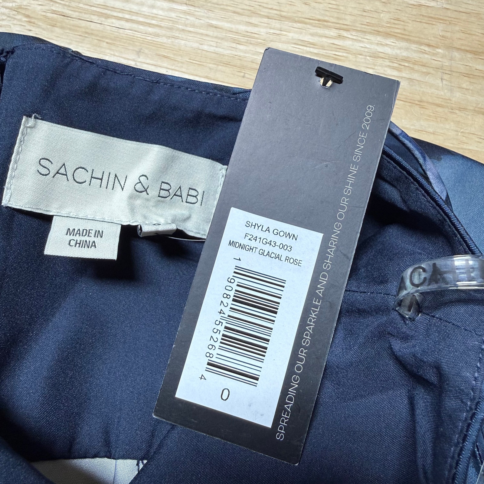 Sachin & Babi Nwt Shyla Midnight Glacial Rose Satin Gown Size 0 Sleeveless — image 6 of 8